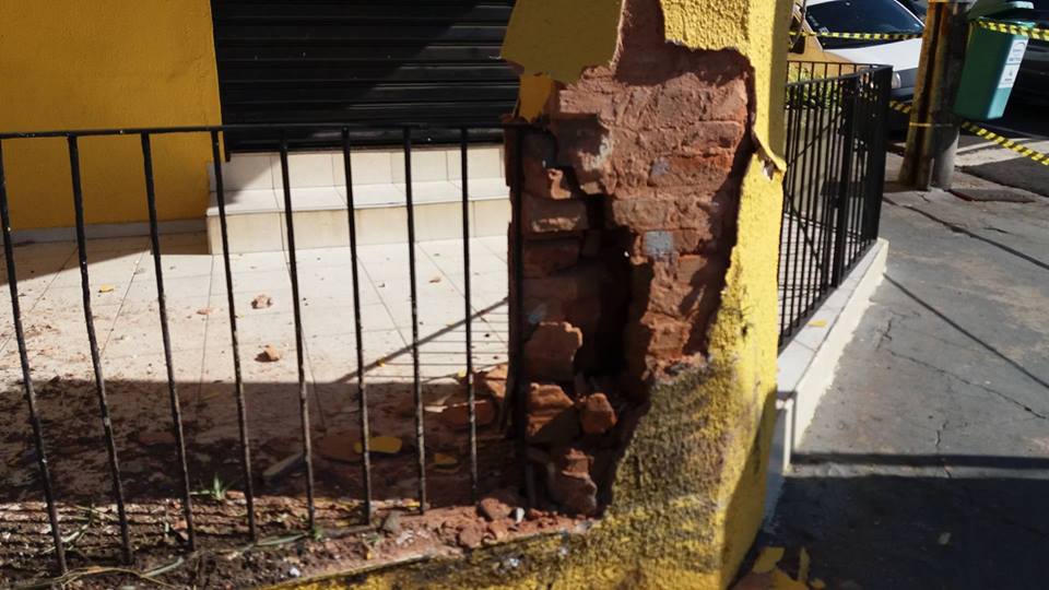 Após acidente, motorista abandona caminhonete e vai embora em Piracicaba