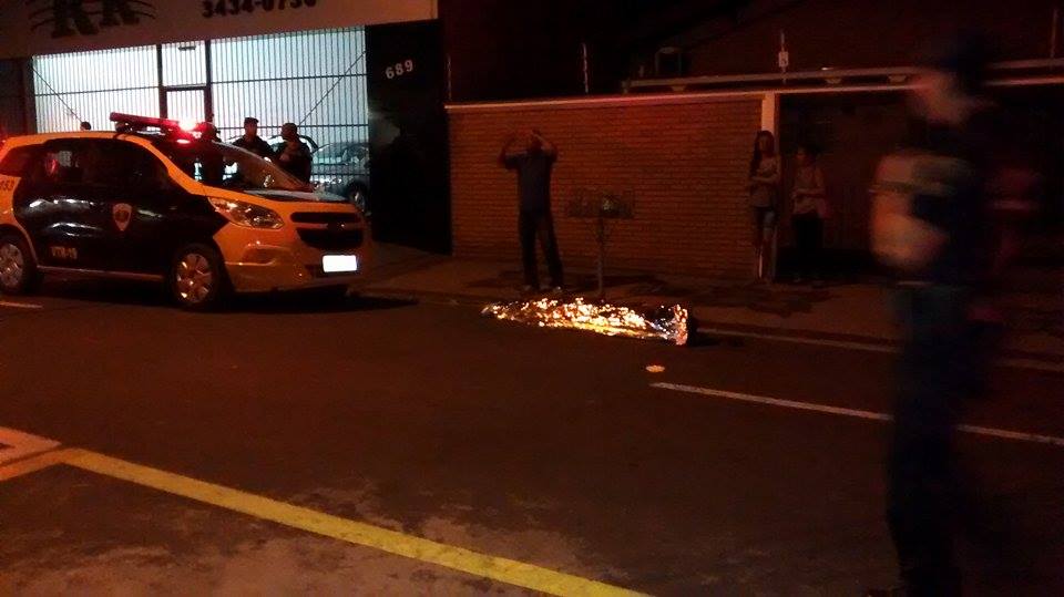Homem é morto e mulher baleada por criminosos na Pauliceia, em Piracicaba