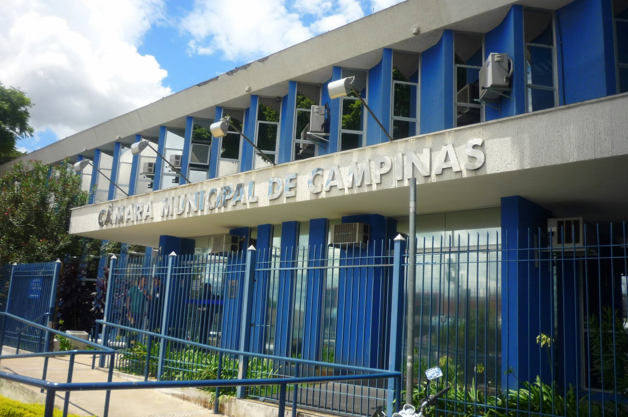 Discussão de projeto de lei sobre gêneros acaba em agressão na Câmara