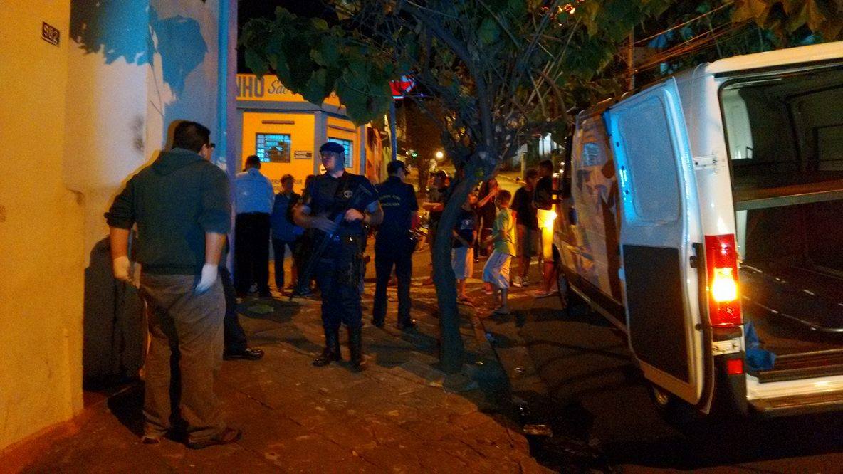 Mulher morta apanhava e era obrigada a pedir dinheiro na rua, dizem vizinhos