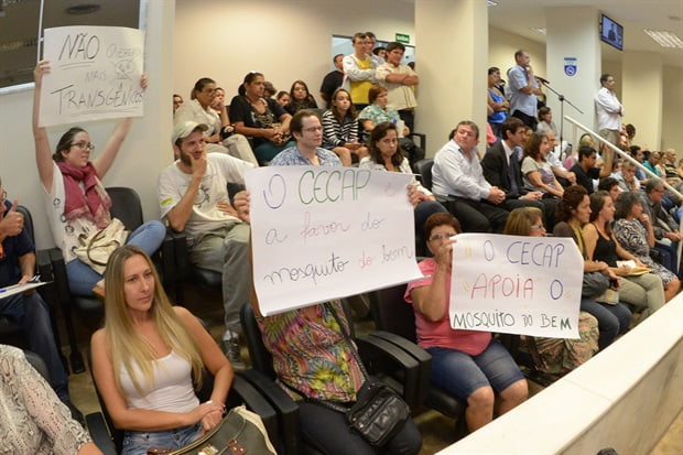 População lota o plenário para discutir o “Aedes do Bem”