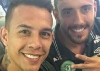 Danilo e Alan postaram nas redes sociais uma foto comemorando a ida a Colômbia - Foto: Reprodução