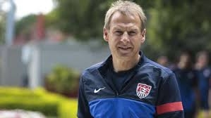 Técnico da Seleção Americana de futebol.