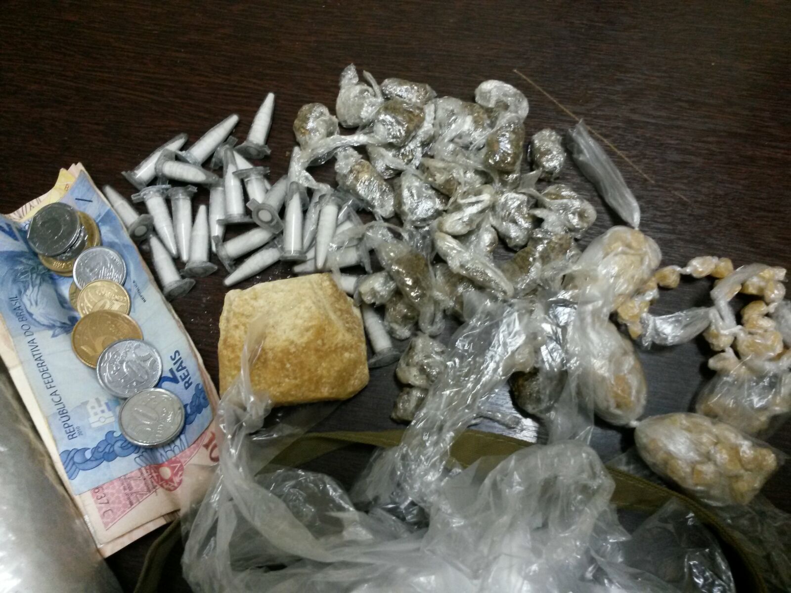 Mulher é presa por tráfico de drogas na periferia de Piracicaba