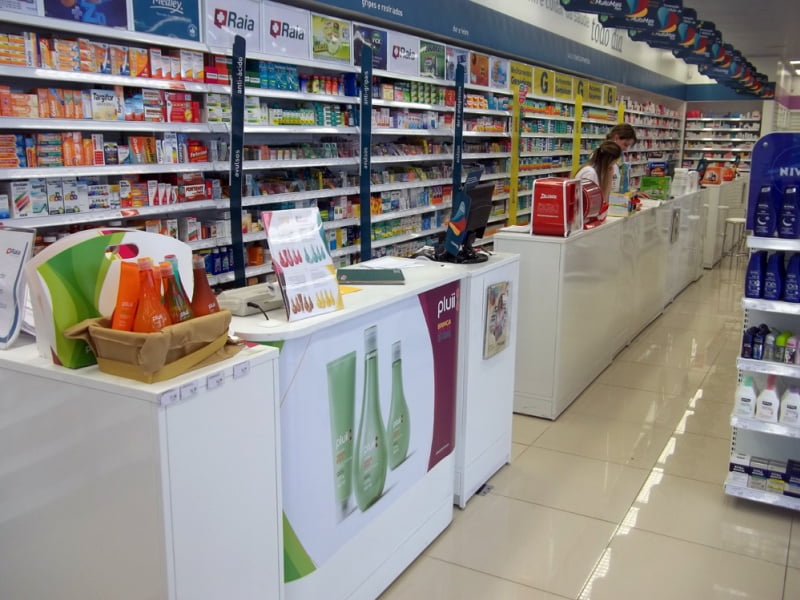 Rede de farmácias seleciona atendentes com salário de R$ 1.048 em Piracicaba