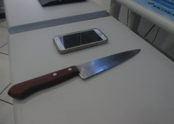 Faca de cozinha foi usada no crime motivado por ciÃºmes - Foto: Correio / RAC