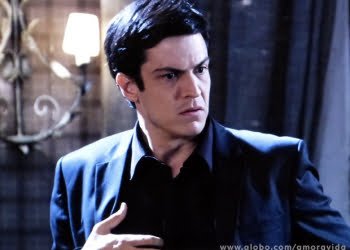 Félix perde as estribeiras ao saber que Eron pediu para voltar com Niko