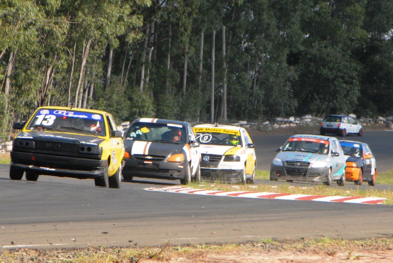 Prova é marcada por acidentes na Copa EPCA, em Tupi