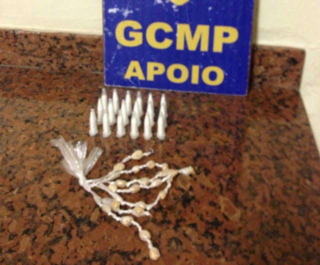 Menor é apreendido com 42 porções de drogas; ele revelou o valor das porções