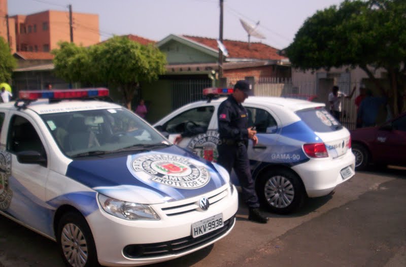 Homem é preso após ser flagrado tentando furtar cemitério