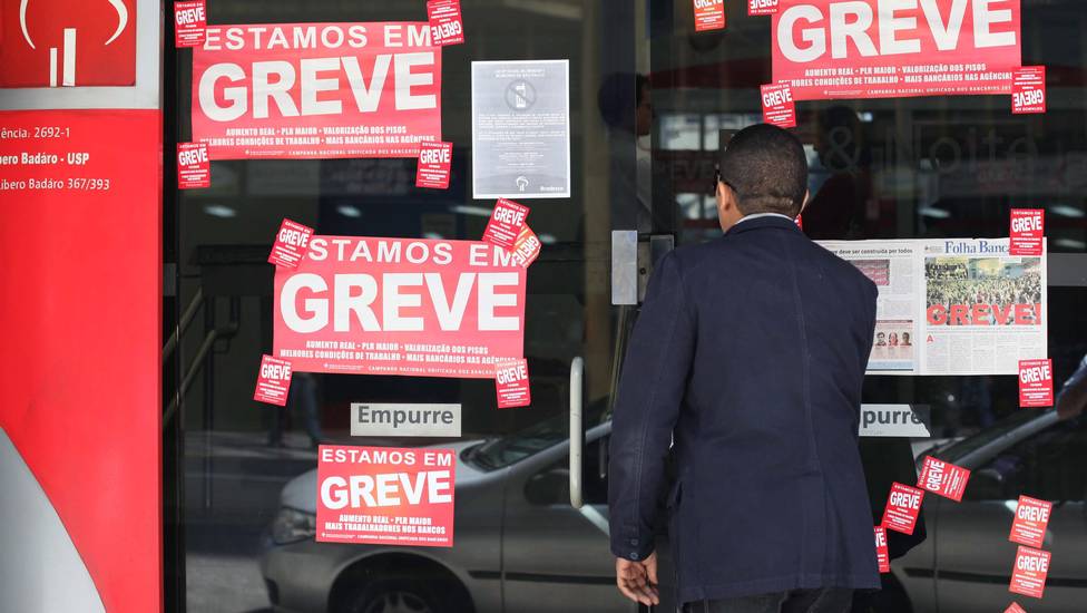 Greve dos bancos completa um mês com 50% das agências fechadas em todo o país