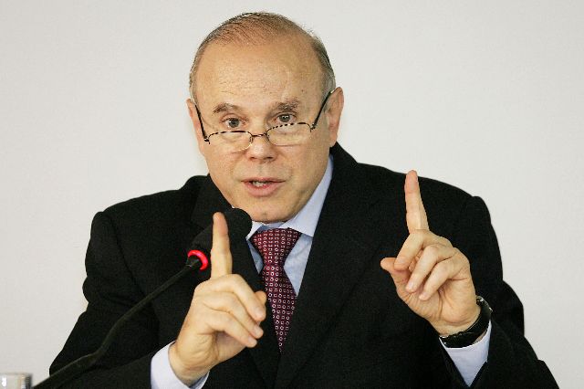 Governo anuncia série de medidas para facilitar financiamento de bens