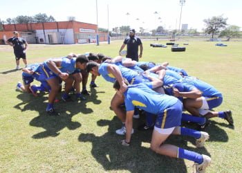 Jogadores de Rugby em treinamento em São José dos Campos