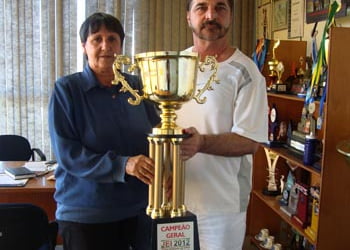 Troféu de 2012 continua nas mãos dos idosos de Piracicaba. Foto: Internet / SELAM