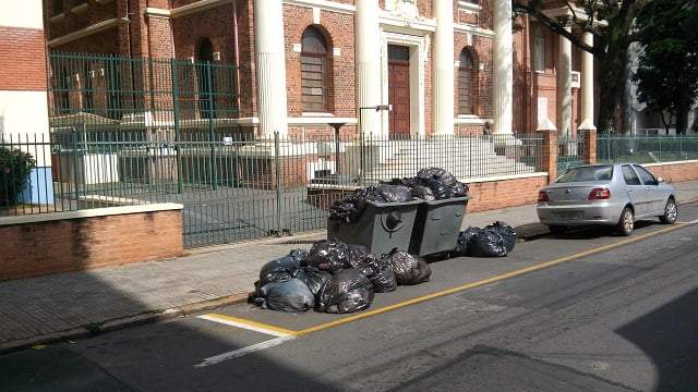 Vereador de Piracicaba cobra explicação sobre limpeza pública na cidade