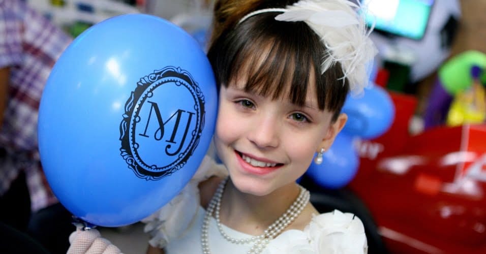 Íris invade festa de aniversário de ‘Maria Joaquina’