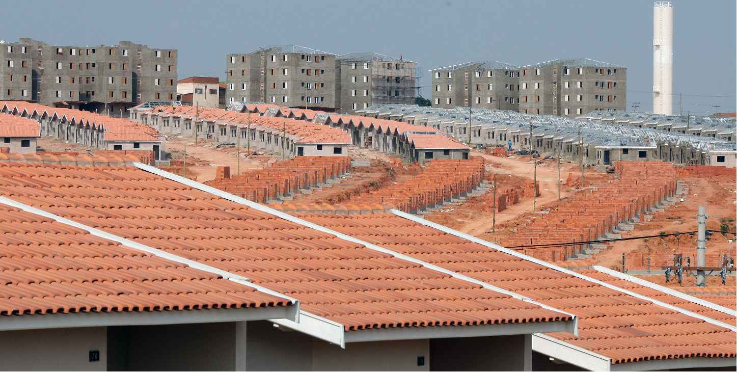 Dilma entregará 1,6 milhão de moradias este ano
