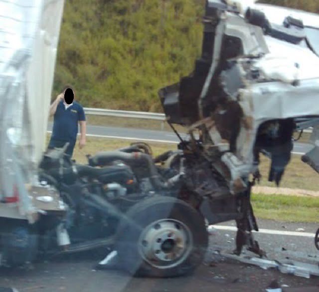 Caminhoneiro fica em estado grave após acidente na Rodovia do Açúcar