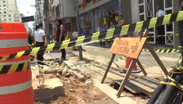 Idosa morre em Campinas após cair em buraco de obra