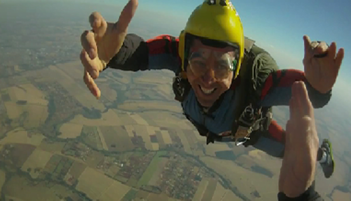 Médico morre na Esalq ao pular de paraquedas