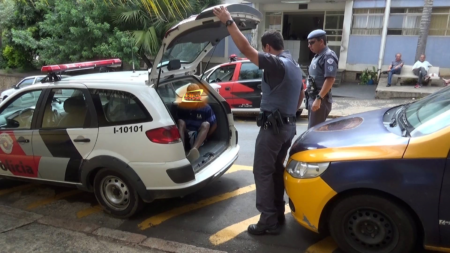 Ã‰ a segunda vez que a mÃ£e liga para a polÃ­cia e a terceira que ele Ã© preso - Foto: Valter Martins / Piracicaba em Alerta