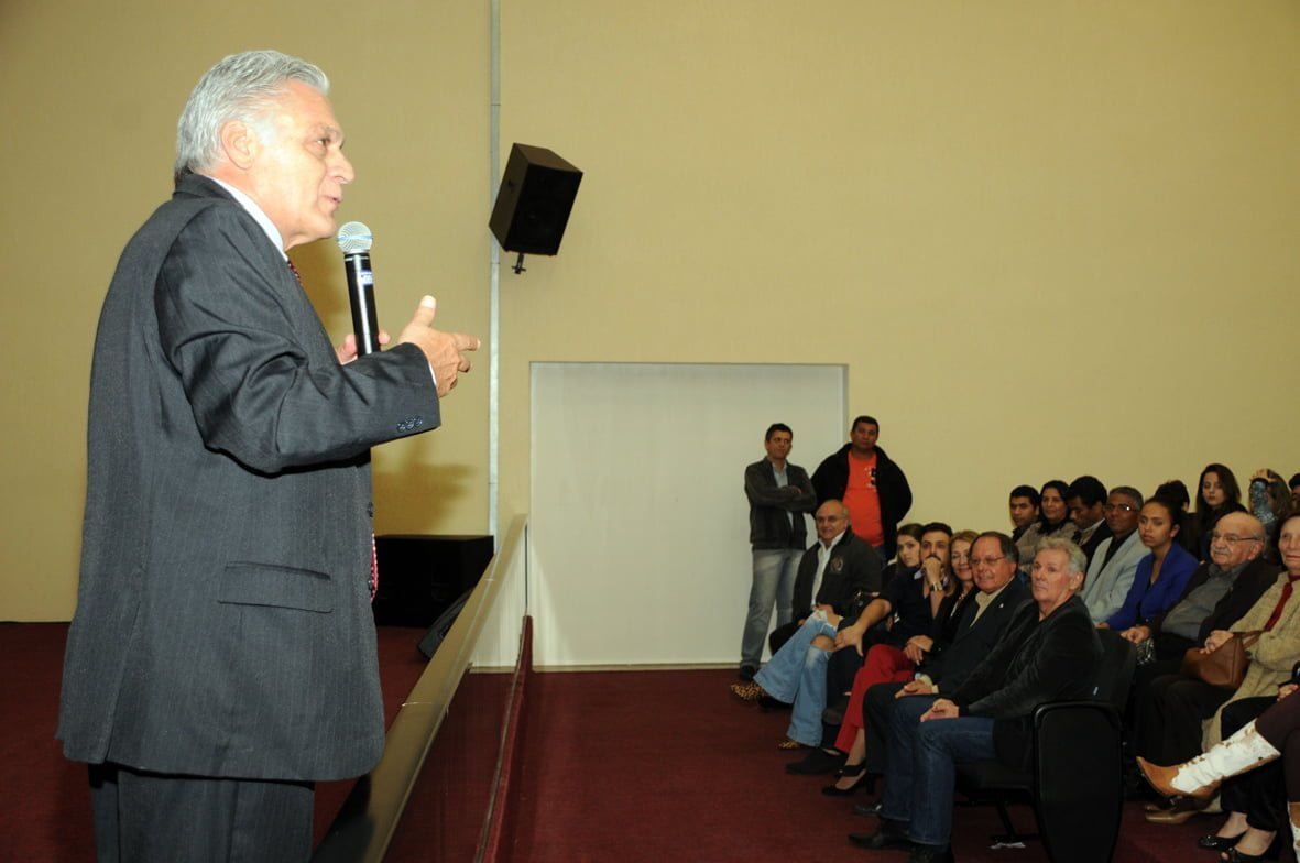 Prefeito de Piracicaba recebe titulo de cidadão rio pedrense