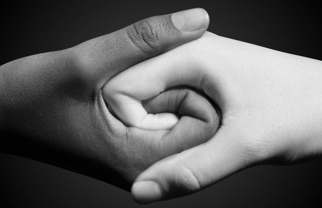 Falta de pessoas negras na TV agrava o problema de racismo no Brasil