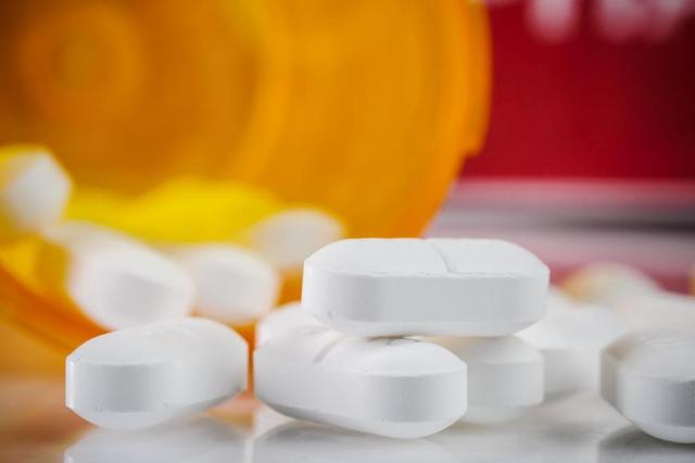 Novos remédios de hepatite C começam a chegar ao SUS