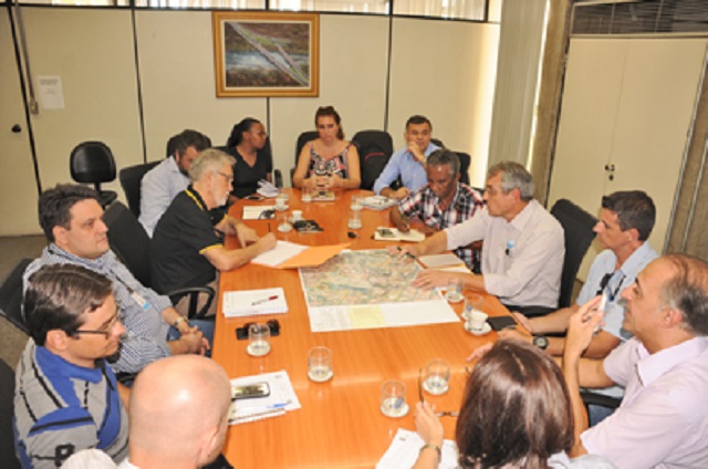 Comissão estuda cronograma de trabalhos para urbanização de favelas de Piracicaba