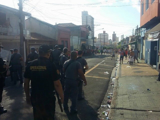 Sapucaia, em Piracicaba, termina em confronto com a polícia e pessoas desmaiadas