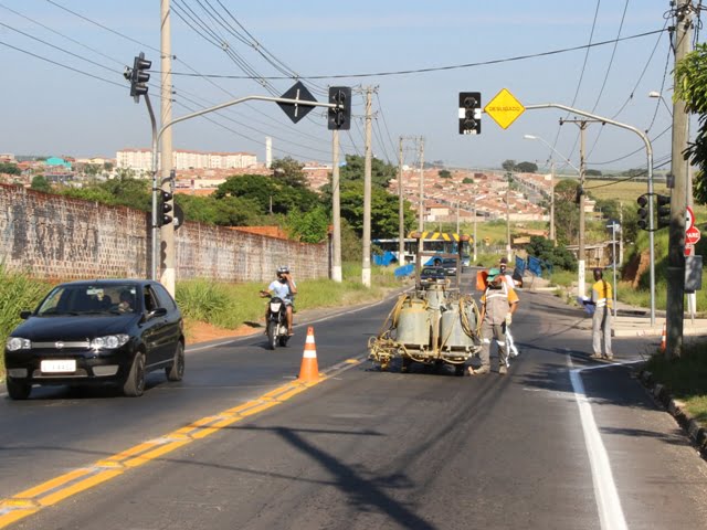 Emdec reorganiza trânsito e instala semáforos no Residencial São José, em Campinas