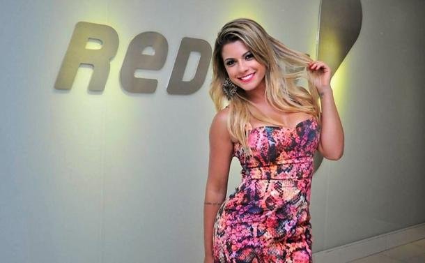 Babi Rossi abandona programa na Rede TV! para entrar em “A Fazenda”