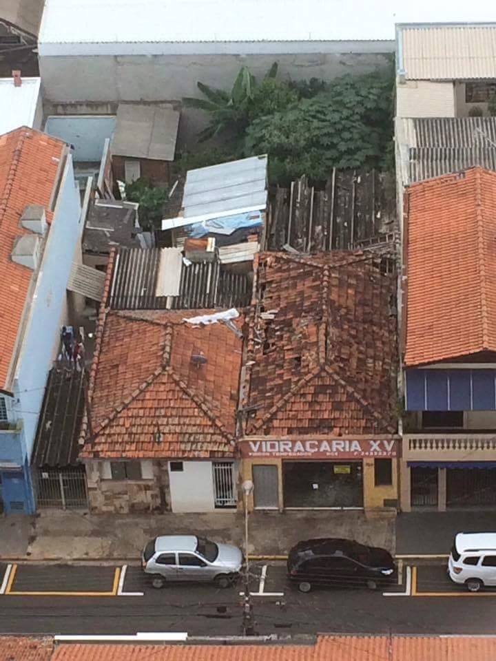 Imóveis abandonados no centro de Piracicaba geram reclamações